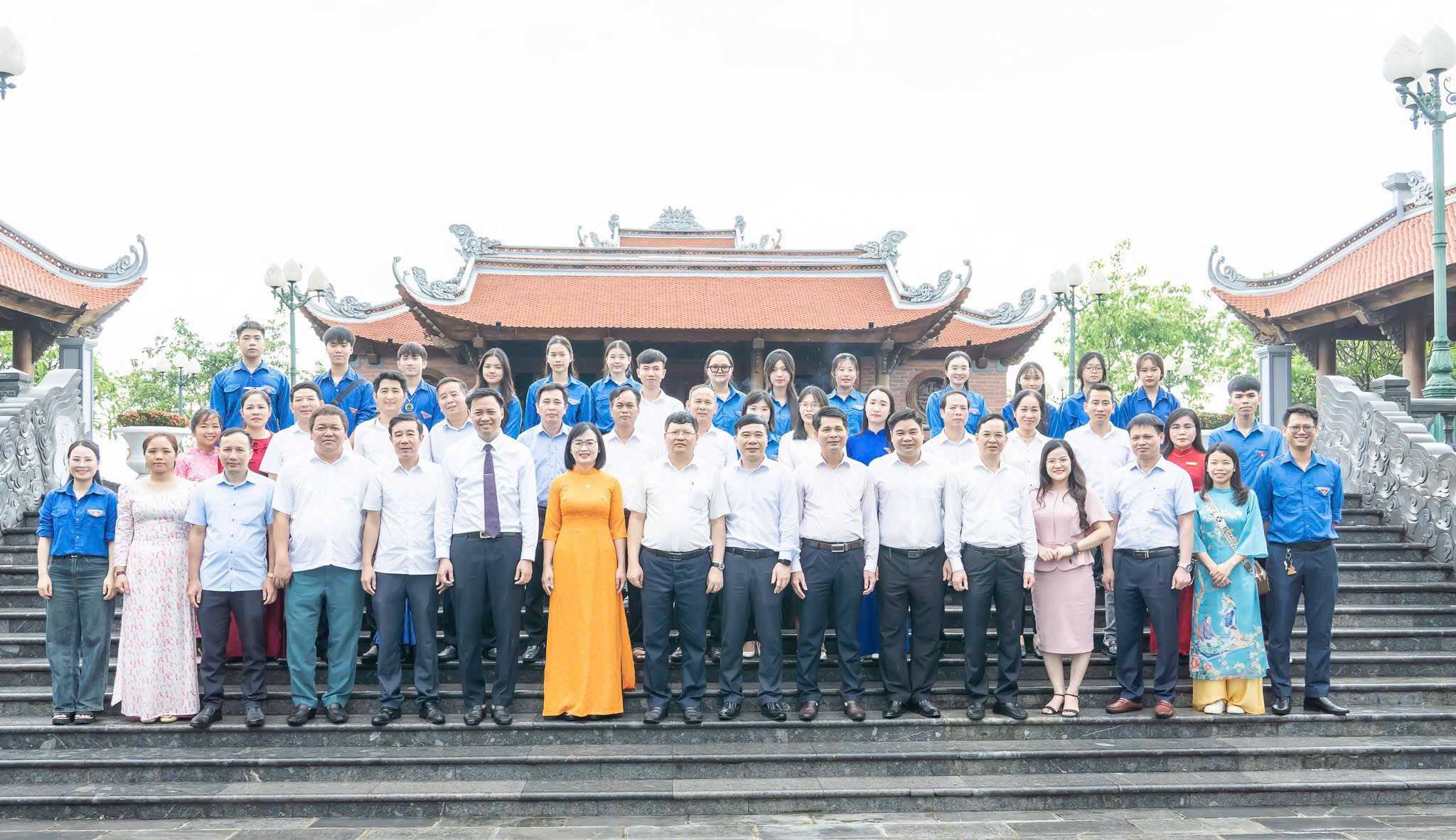 DÂNG HƯƠNG TƯỞNG NIỆM CHỦ TỊCH HỒ CHÍ MINH NHÂN KỶ NIỆM 135 NĂM NGÀY SINH CỦA NGƯỜI (19/5/1890 – 19/5/2025)